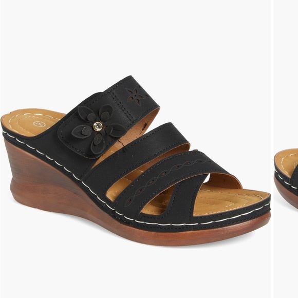 Elegant Black Floral Wedge Sandals - Picture 1 of 7
